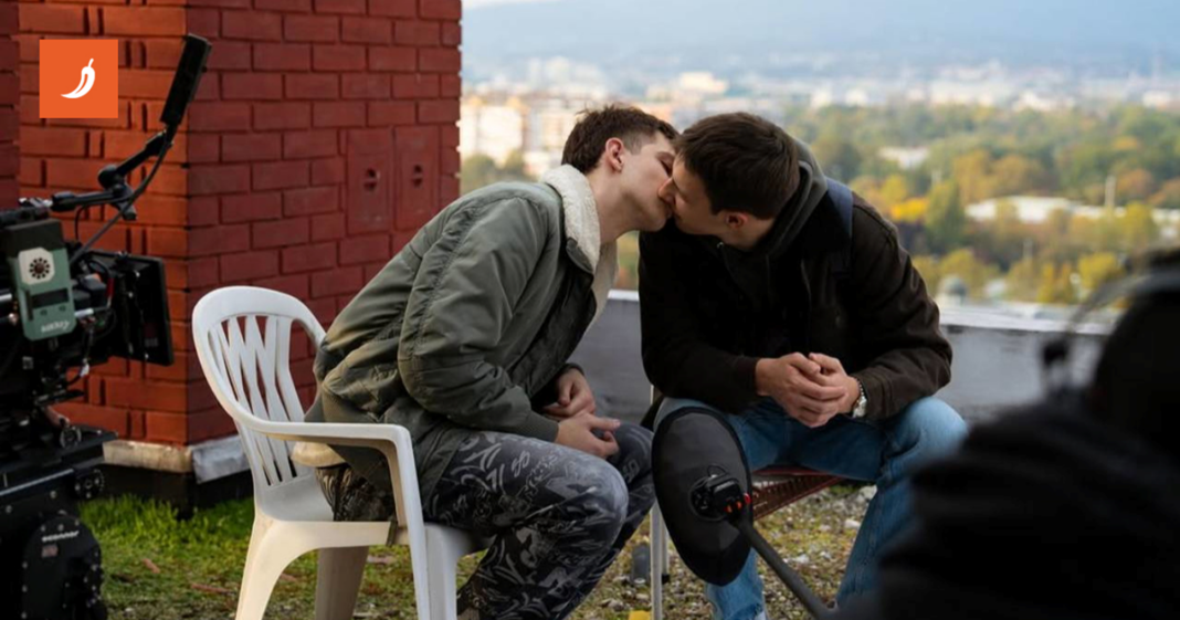 HRT je u udarnom terminu prikazao gej poljubac. Generacija Z je oduševljena