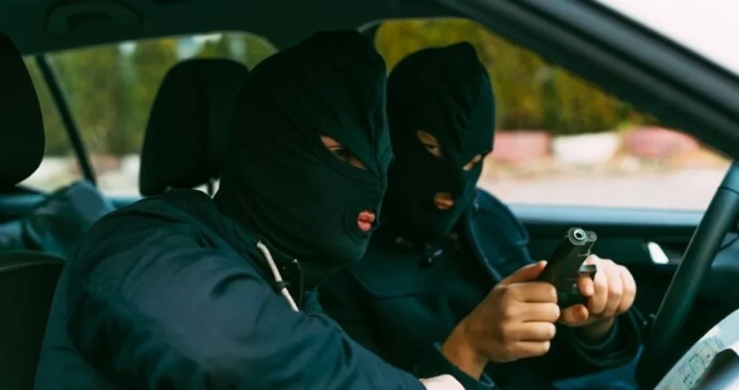 neizvjesna završnica u bh. gradu: Lopovi uhvaćeni u pljački prodavnice, pa počeli pucati na policajce