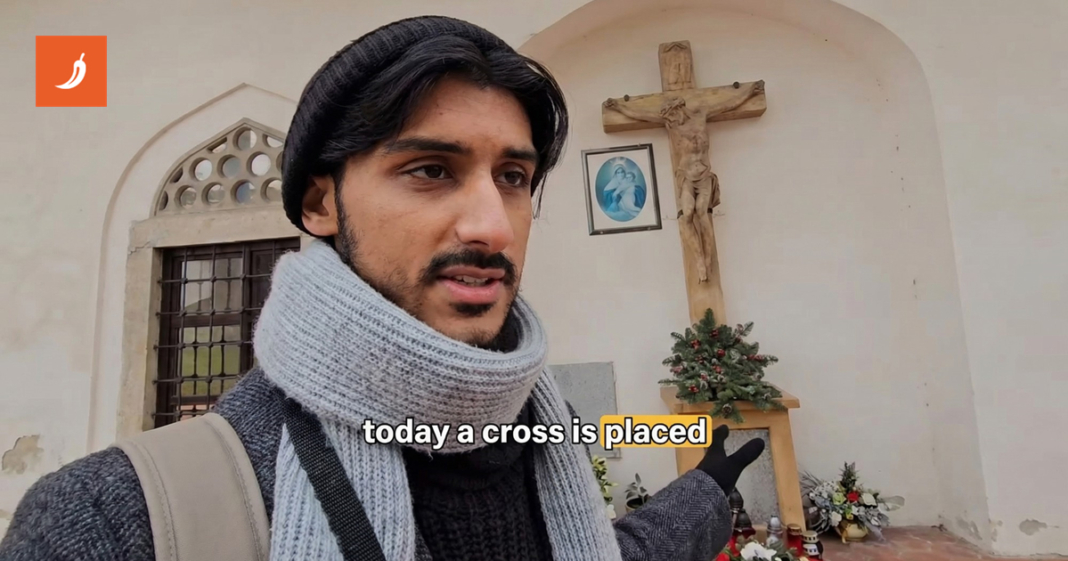 VIDEO Musliman snima “bivše džamije” po Europi, u Đakovu klanjao ispred crkve VIDEO Musliman snima “bivše džamije” po Europi, u Đakovu klanjao ispred crkve