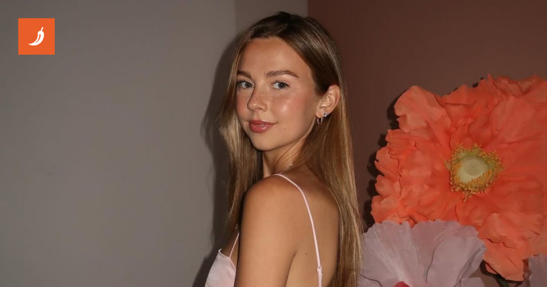 Tiktokerica Sydney Towle (26) o borbi s rakom: “Loše se osjećam u posljednje vrijeme” Tiktokerica Sydney Towle (26) o borbi s rakom: “Loše se osjećam u posljednje vrijeme”