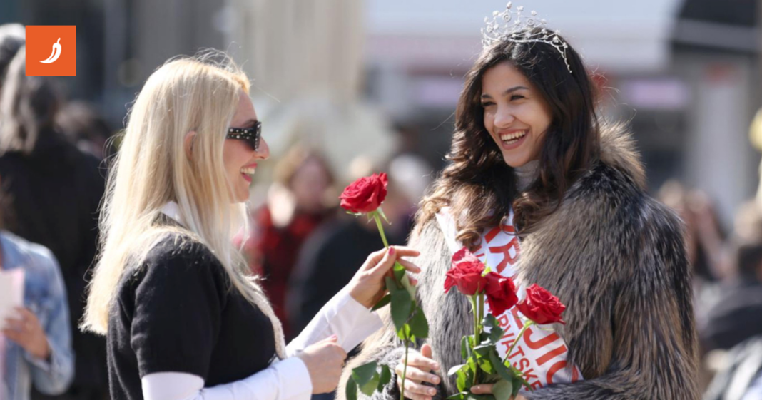 Kći Gorana Višnjića dijelila ruže na Cvjetnom trgu uoči Dana žena Kći Gorana Višnjića dijelila ruže na Cvjetnom trgu uoči Dana žena