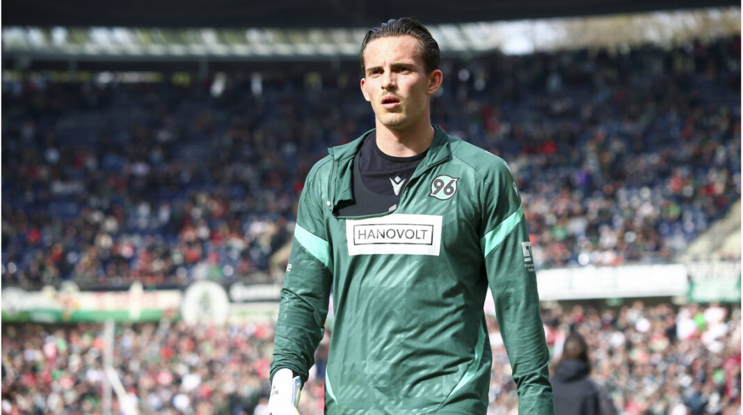 96-Keeper Noll: „In dem Moment habe ich gedacht: Mit dieser Mannschaft geht echt was“ 96-Keeper Noll: „In dem Moment habe ich gedacht: Mit dieser Mannschaft geht echt was“