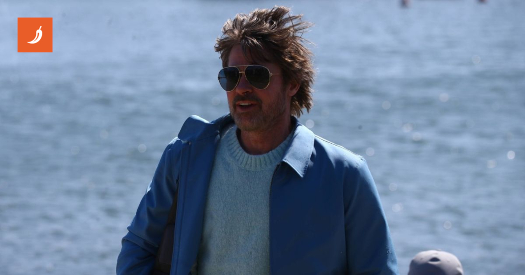 Brad Pitt novim imidžem privukao poglede u Grčkoj Brad Pitt novim imidžem privukao poglede u Grčkoj