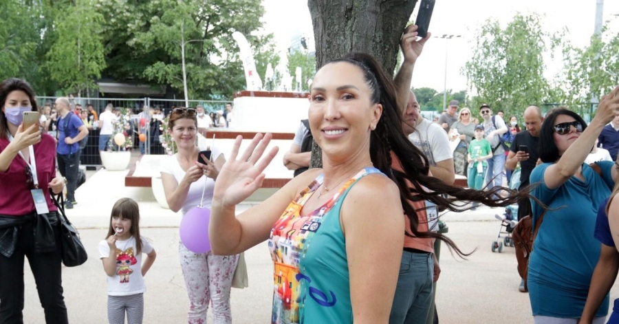 BIVŠA PRVA SVJETSKA TENISERKA SPAŠENA IZ DUBAIJA, PA SE DODVORAVALA PREDSJEDNIKU SRBIJE: ‘Posebna zahvala ide Aleksandru Vučiću’ BIVŠA PRVA SVJETSKA TENISERKA SPAŠENA IZ DUBAIJA, PA SE DODVORAVALA PREDSJEDNIKU SRBIJE: 'Posebna zahvala ide Aleksandru Vučiću'