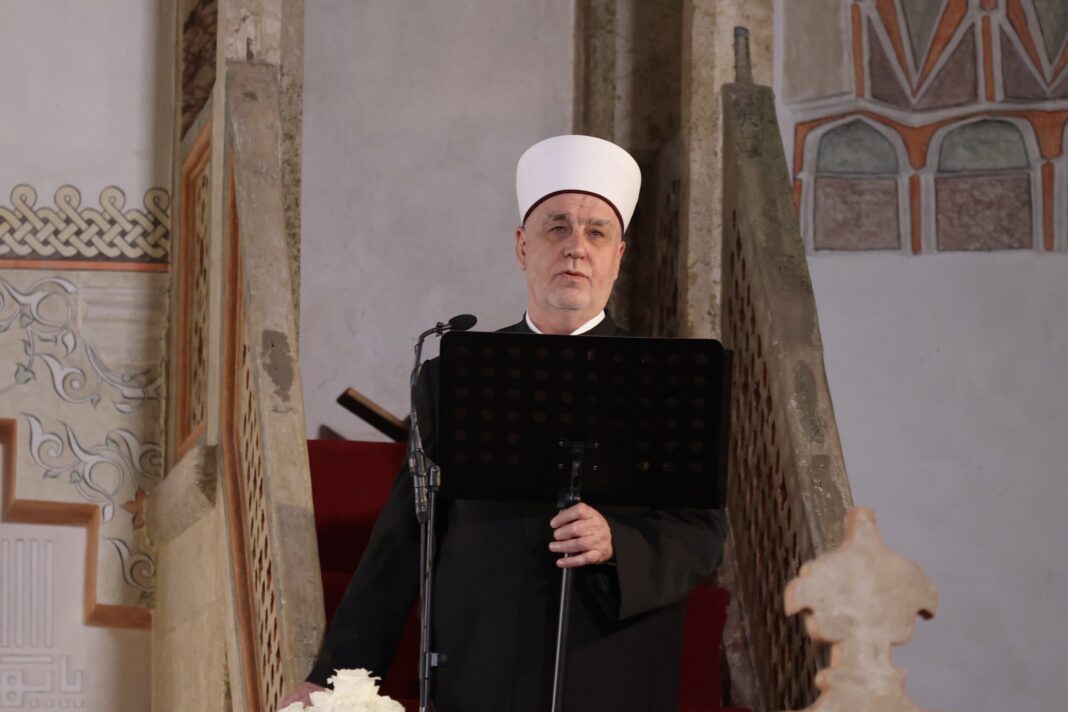 Bajramska hutba reisul-uleme Kavazovića: Učvrstimo našu vjeru, ujedinimo naša srca Bajramska hutba reisul-uleme Kavazovića: Učvrstimo našu vjeru, ujedinimo naša srca