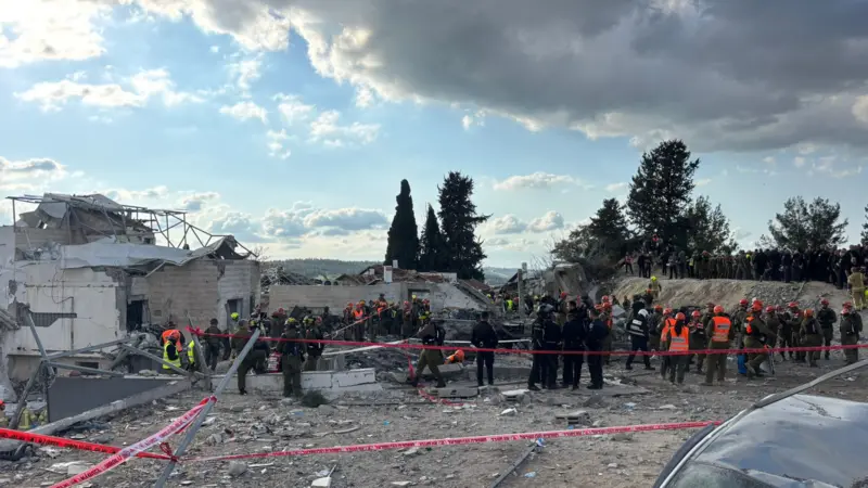 Beit Shemesh: Iranska raketa sravnila dio naselja, mnogi ostali zatrpani pod ruševinama