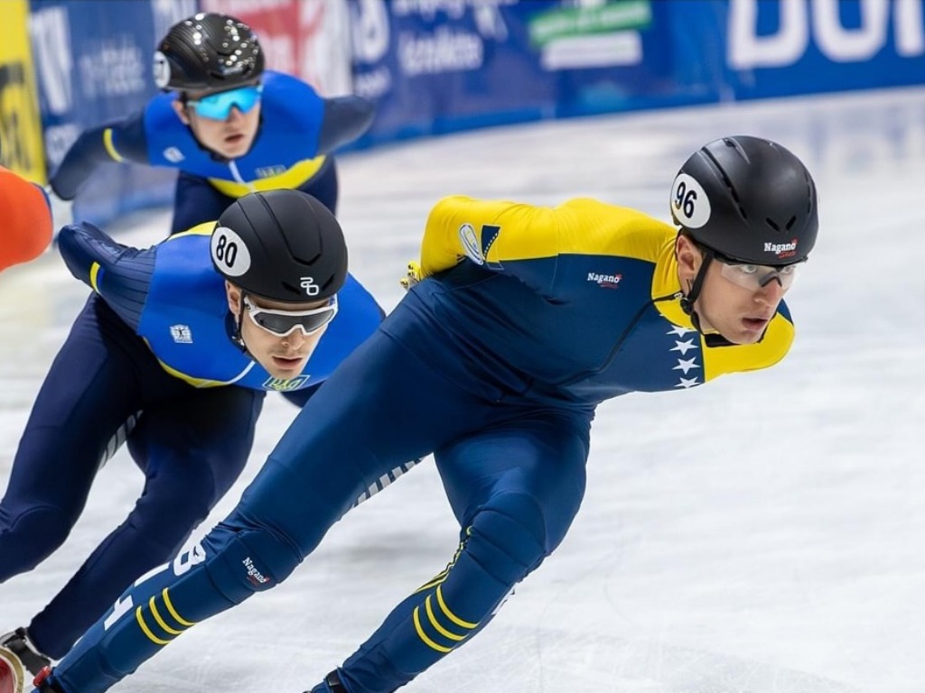 Bh. brzoklizač Tarik Omeragić zauzeo 35. mjesto u utrci na 1.000 metara na Svjetskom prvenstvu Bh. brzoklizač Tarik Omeragić zauzeo 35. mjesto u utrci na 1.000 metara na Svjetskom prvenstvu
