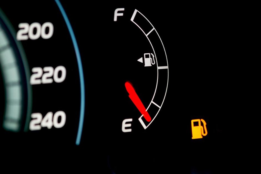 BiH ne reagira: Može se očekivati da cijena dizela dosegne iznos od 4 marke po litri BiH ne reagira: Može se očekivati da cijena dizela dosegne iznos od 4 marke po litri