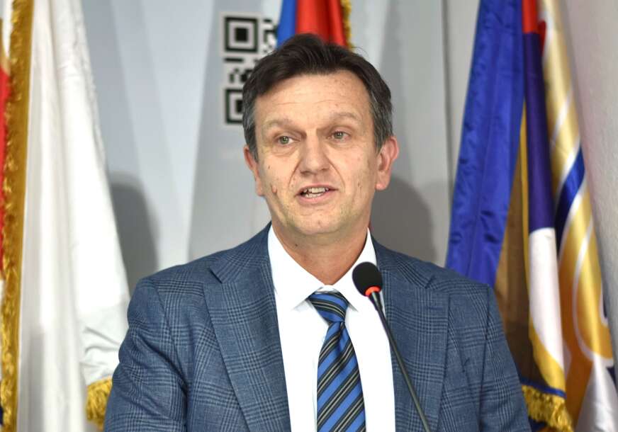 Blanuša traži da se uvede nulta stopa PDV-a na osnovne namirnice: Ne mogu razumjeti sebičnost delegata Blanuša traži da se uvede nulta stopa PDV-a na osnovne namirnice: Ne mogu razumjeti sebičnost delegata