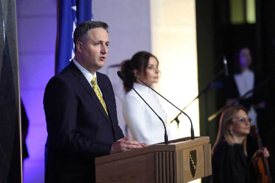 DENIS BEĆIROVIĆ IZ SARAJEVSKE VIJEĆNICE: ‘Ne smijemo dozvoliti da etnopolitika slabi suverenitet države Bosne i Hercegovine’