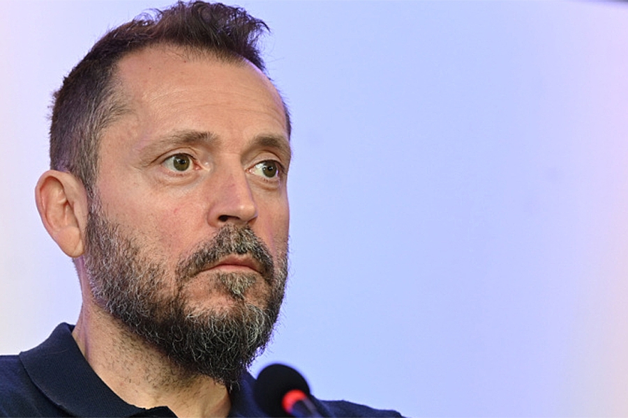 DRAGAN BURSAĆ, IZ BANJE LUKE: ‘Skloni taj telefon od mene! Nemoj me fotografisati…’ DRAGAN BURSAĆ, IZ BANJE LUKE: 'Skloni taj telefon od mene! Nemoj me fotografisati...'