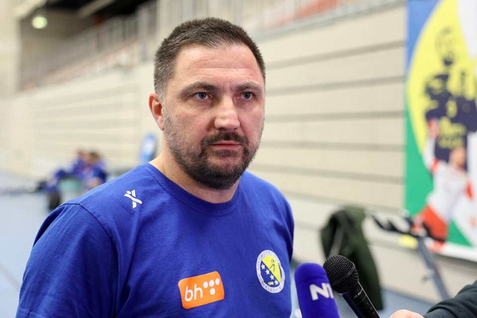 Damir Doborac objavio širi spisak igrača za dvomeč sa Kosovom Damir Doborac objavio širi spisak igrača za dvomeč sa Kosovom