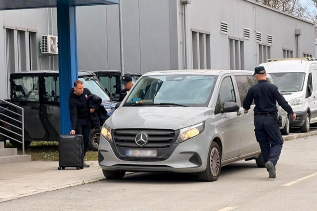 Draško Stanivuković pušten na slobodu iz pritvora Draško Stanivuković pušten na slobodu iz pritvora