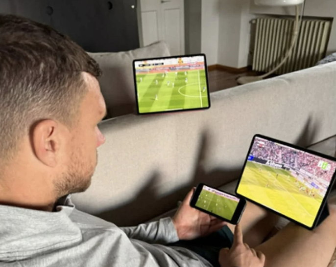 Džeko je gledao tri utakmice odjednom, sada su objavili i koje klubove je pratio Džeko je gledao tri utakmice odjednom, sada su objavili i koje klubove je pratio