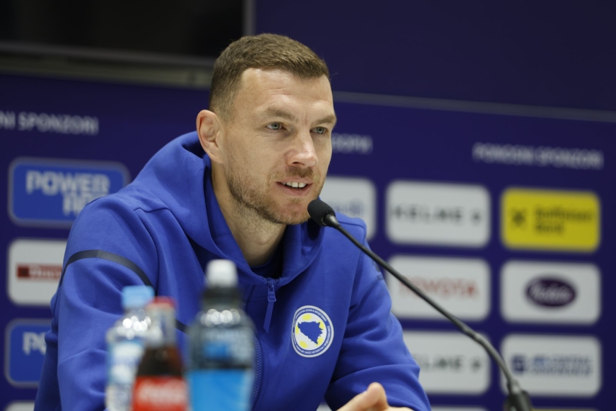EDIN DŽEKO PRED utakmica U ZENICI: ‘Znaju da imamo kvalitet, da igramo pred svojim navijačima i…’ (FOTO) EDIN DŽEKO PRED SPEKTAKL U ZENICI: 'Znaju da imamo kvalitet, da igramo pred svojim navijačima i...' (FOTO)