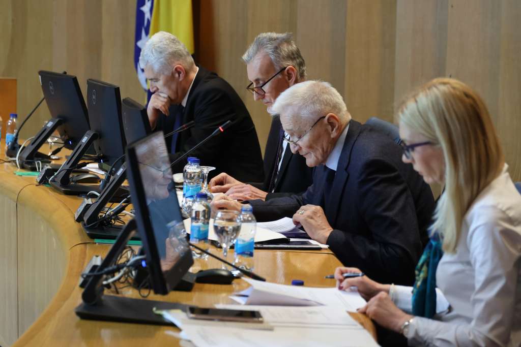 HDZ i SNSD napustili sjednicu Doma naroda BiH HDZ i SNSD napustili sjednicu Doma naroda BiH