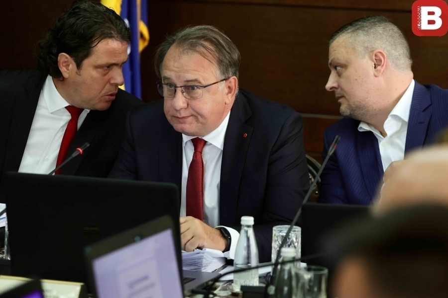 HITAN SASTANAK U SARAJEVU: Imamo li dovoljno rezervi nafte i hoće li doći do nestašice HITAN SASTANAK U SARAJEVU: Imamo li dovoljno rezervi nafte i hoće li doći do nestašice