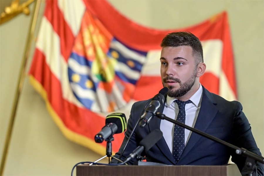 HRVATSKI POLITIČAR NA TRIBINI U SARAJEVU: ‘Legitimno predstavljanje ne dolazi samo od sebe….’ HRVATSKI POLITIČAR NA TRIBINI U SARAJEVU: 'Legitimno predstavljanje ne dolazi samo od sebe....'