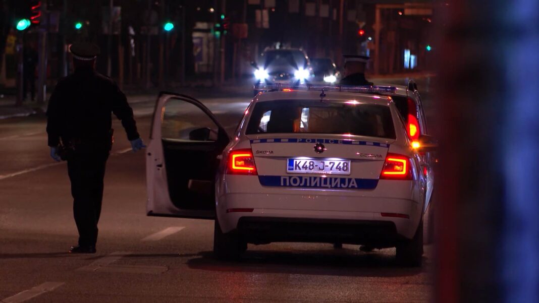 Hrvatski konzul i njegov brat fizički napadnuti u Banjoj Luci: Gađali ih grudvama, pa onda krenuli na njih Hrvatski konzul i njegov brat fizički napadnuti u Banjoj Luci: Gađali ih grudvama, pa onda krenuli na njih