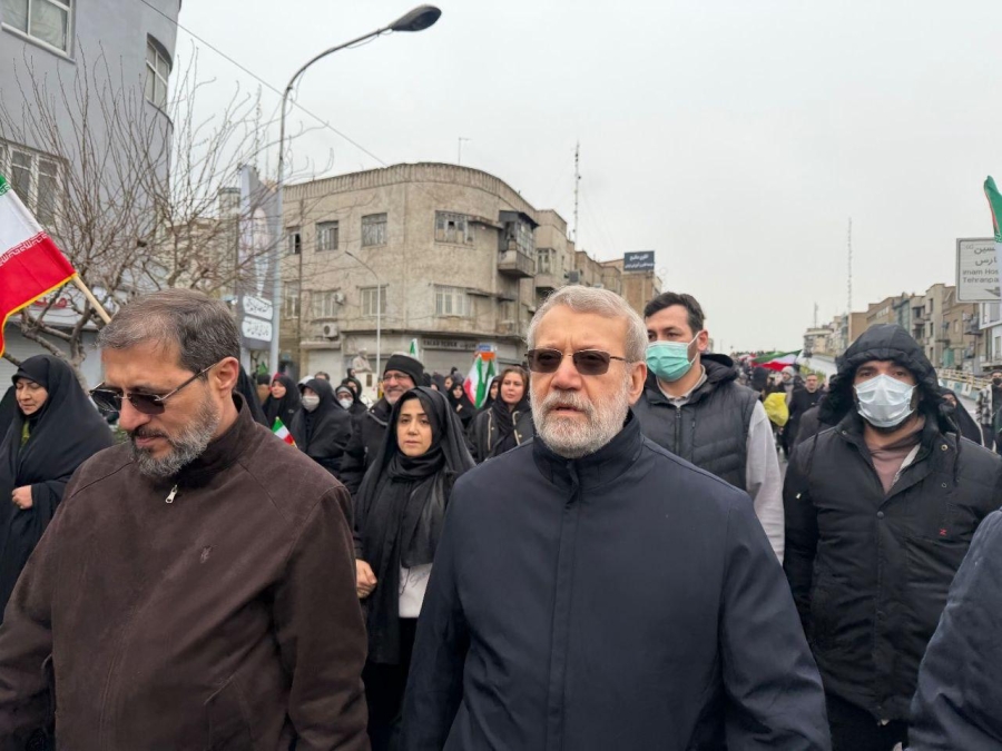 IRANSKI PRKOS: Teheran u plamenu rata, hiljade ljudi na ulicama sa zastavama, među njima i Ali Larijani – odjekuje ‘Allahu Akbar’ IRANSKI PRKOS: Teheran u plamenu rata, hiljade ljudi na ulicama sa zastavama, među njima i Ali Larijani – odjekuje 'Allahu Akbar'