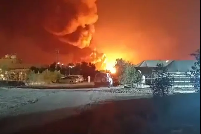 Iran ponovo napao američku bazu u Kuvajtu, požar zahvatio dio kompleksa Iran ponovo napao američku bazu u Kuvajtu, požar zahvatio dio kompleksa