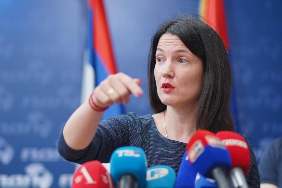 JELENA TRIVIĆ U NEVJERICI: ‘Ovdje je na sceni svjesna namjera urušavanja…’ JELENA TRIVIĆ U NEVJERICI: 'Ovdje je na sceni svjesna namjera urušavanja...'