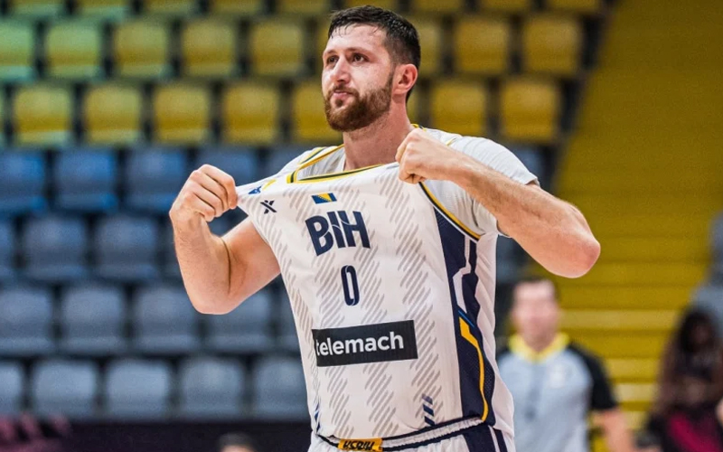 Jusuf Nurkić donira 100 tona hrane Udruženju Pomozi.ba Jusuf Nurkić donira 100 tona hrane Udruženju Pomozi.ba