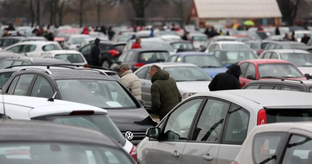 Kakve rabljene aute tražimo? Cijena im je skočila 13 posto, u oglasima se najviše traži VW Kakve rabljene aute tražimo? Cijena im je skočila 13 posto, u oglasima se najviše traži VW