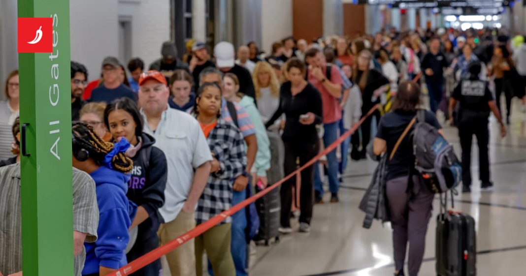 Kriza na američkim aerodromima popušta nakon isplate plaća za 50.000 radnika Kriza na američkim aerodromima popušta nakon isplate plaća za 50.000 radnika