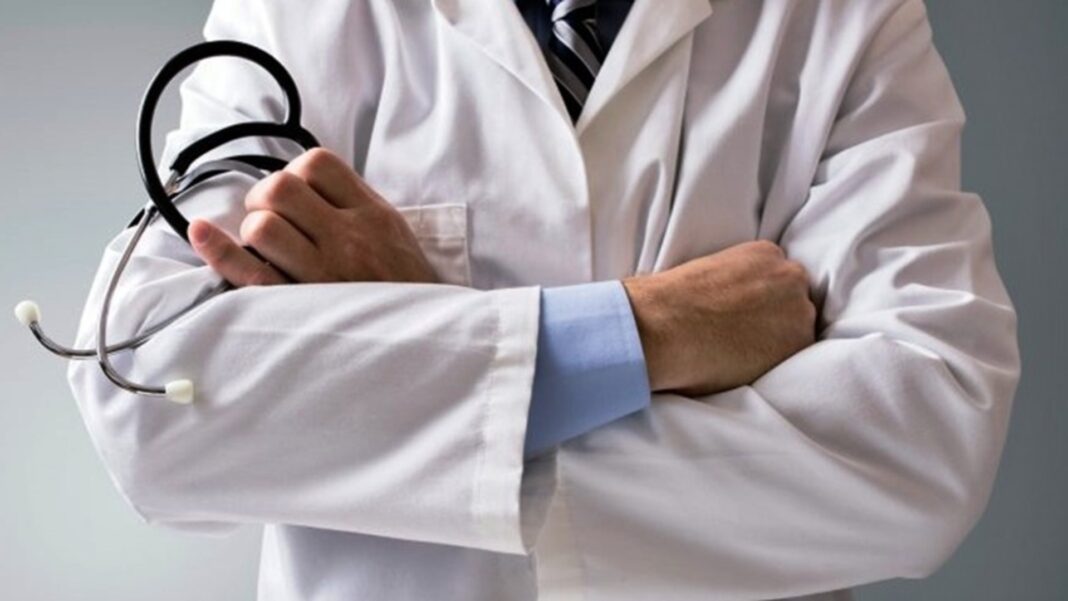 Ljekari iz Tuzlanskog kantona izlaze na proteste: Niske plate guraju ih u privatni sektor Ljekari iz Tuzlanskog kantona izlaze na proteste: Niske plate guraju ih u privatni sektor