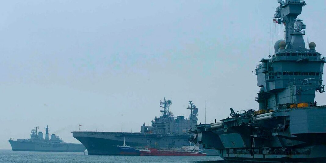 Macron priprema deblokadu Hormuškog moreuza: Šalje osam ratnih brodova, nosač aviona i dva nosača helikoptera Macron priprema deblokadu Hormuškog moreuza: Šalje osam ratnih brodova, nosač aviona i dva nosača helikoptera