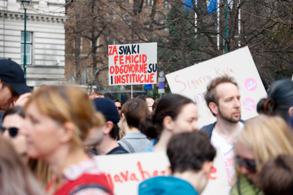 Međunarodni dan žena: Svaka druga žena u Bosni i Hercegovini doživjela neki oblik nasilja Međunarodni dan žena: Svaka druga žena u Bosni i Hercegovini doživjela neki oblik nasilja