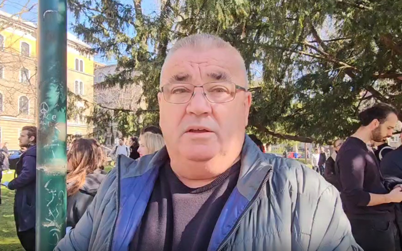 Memić podržao mlade ispred Skupštine KS: Prava adresa je Tužilaštvo. Tu se rade sve malverzacije Memić podržao mlade ispred Skupštine KS: Prava adresa je Tužilaštvo. Tu se rade sve malverzacije