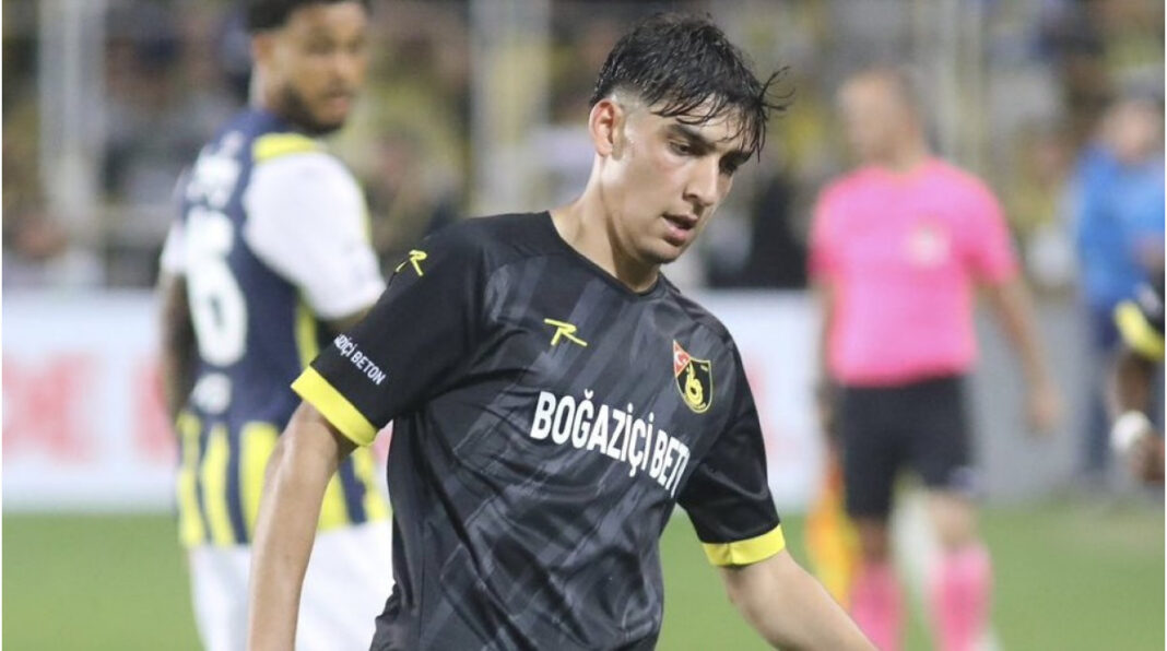 Mladi fudbaler Istanbulspora Baran Alp Vardar ispraćen je na posljednji put Mladi fudbaler Istanbulspora Baran Alp Vardar ispraćen je na posljednji put