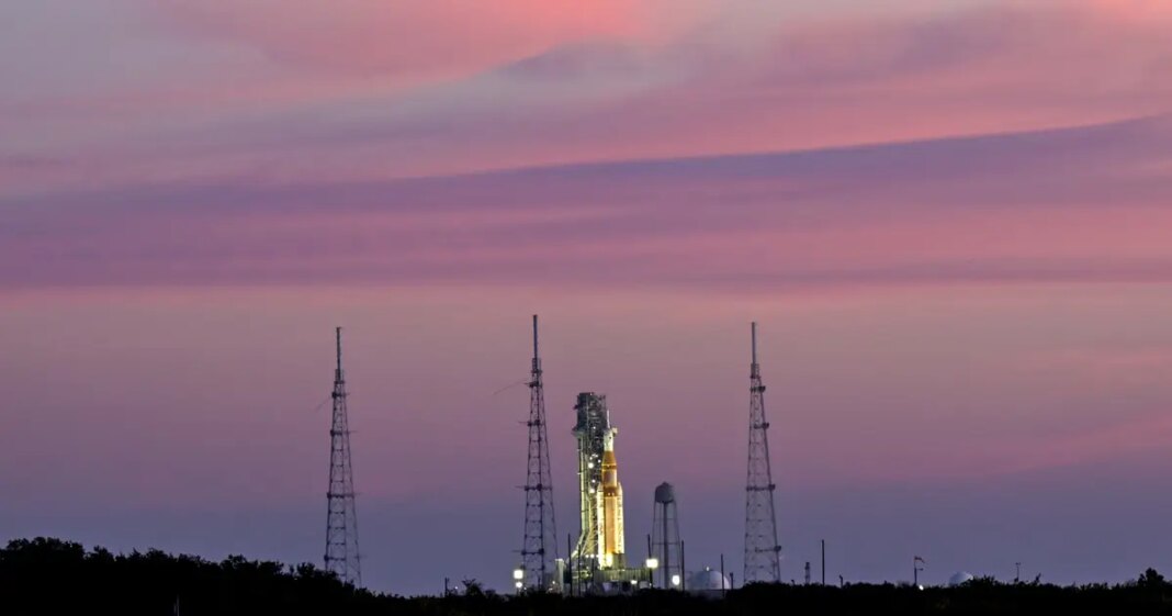 NASA-ina misija za povratak na Mjesec koketira s katastrofom NASA-ina misija za povratak na Mjesec koketira s katastrofom