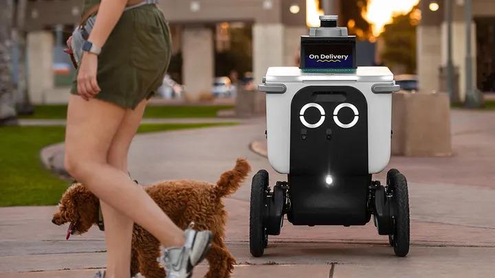 Najšokantniji snimak nedelje: AI roboti lomili stakla po gradu, građani u strahu Najšokantniji snimak nedelje: AI roboti lomili stakla po gradu, građani u strahu