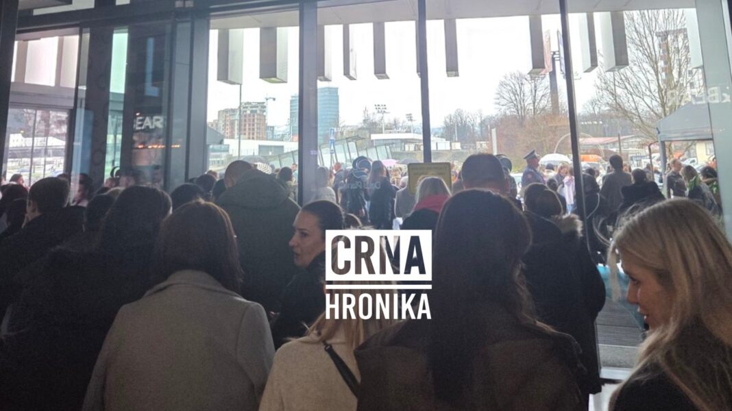 Nakon dojava u školama, prijavljena bomba i u tržnom centru Delta u Banjoj Luci Nakon dojava u školama, prijavljena bomba i u tržnom centru Delta u Banjoj Luci