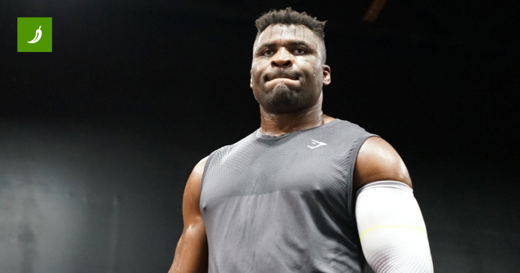 Ngannou prekinuo nagađanja o odlasku u mirovinu. Vraća se u kavez Ngannou prekinuo nagađanja o odlasku u mirovinu. Vraća se u kavez