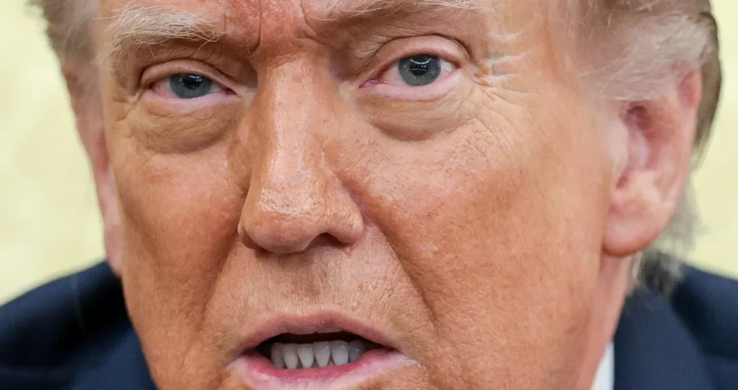 Nova afera se omotava oko Trumpa: Objavljeni kompromitirajući FBI dokumenti Nova afera se omotava oko Trumpa: Objavljeni kompromitirajući FBI dokumenti