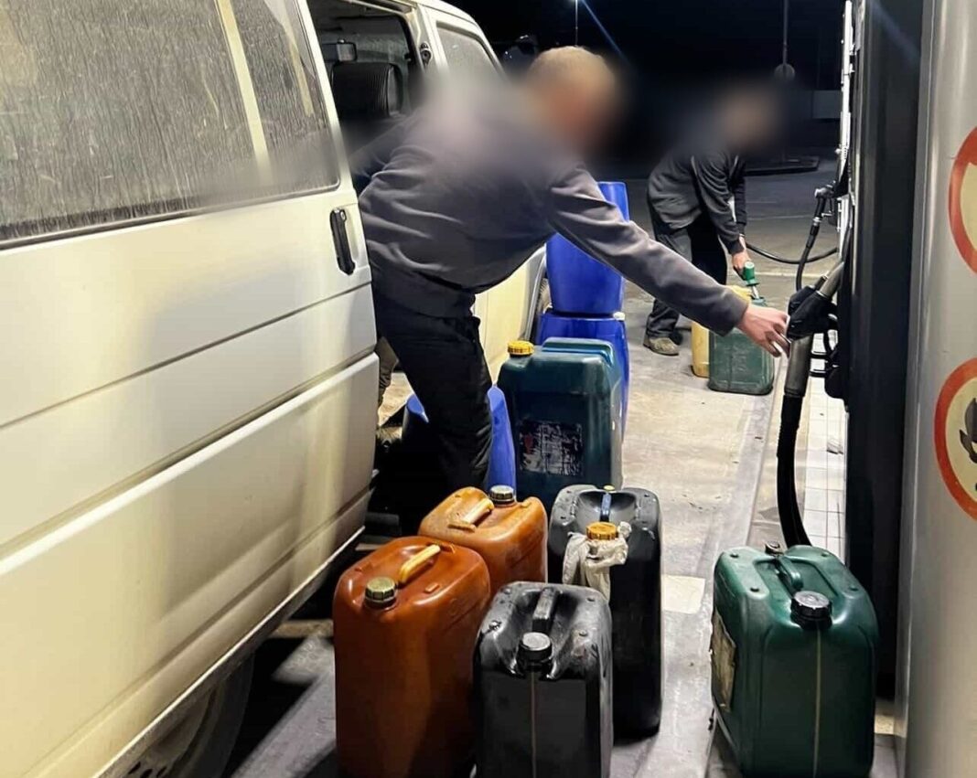 Nova mjera u FBiH: Kraj točenju goriva u kanistre? Nova mjera u FBiH: Kraj točenju goriva u kanistre?