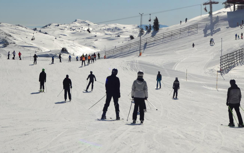 Nove snježne padavine produžile sezonu na Jahorini: Za kupljene tri ski karte, četvrta gratis Nove snježne padavine produžile sezonu na Jahorini: Za kupljene tri ski karte, četvrta gratis