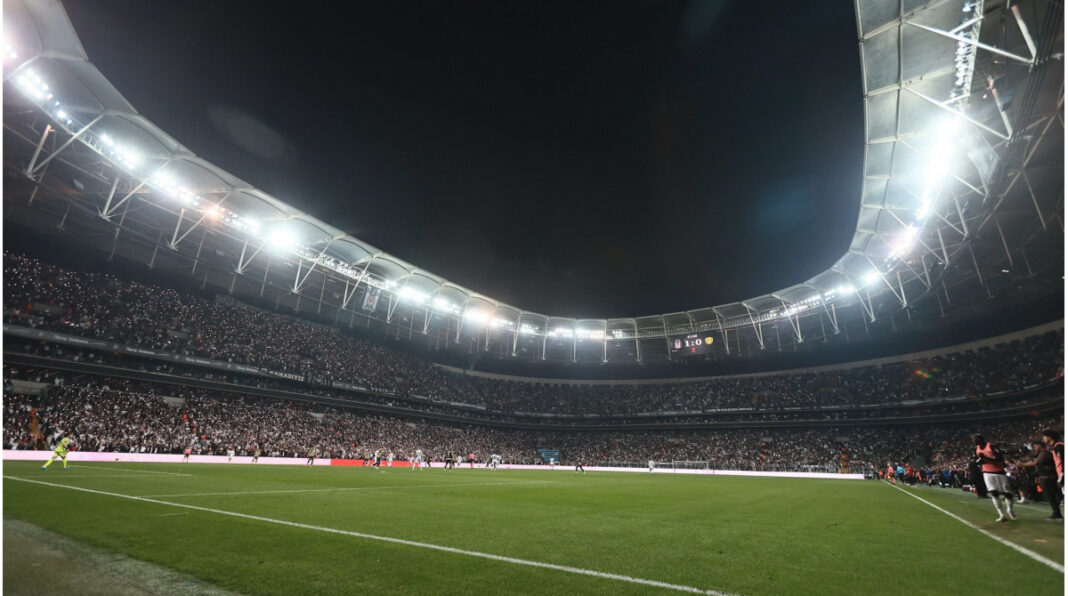 Objavljene su cijene ulaznica za finale Lige Evrope u Istanbulu i druga finala UEFA. Objavljene su cijene ulaznica za finale Lige Evrope u Istanbulu i druga finala UEFA.