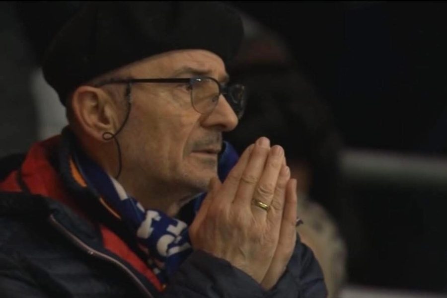 PODIGAO JE RUKE I DOVIO ZA POBJEDU BiH: Sada je otkriveno odakle dolazi PODIGAO JE RUKE I DOVIO ZA POBJEDU BiH: Sada je otkriveno odakle dolazi