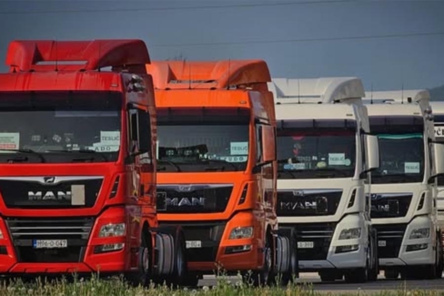 PRIJEVOZNICI PRIJETE POTPUNOM BLOKADOM: ‘Marketi bi bili prazni za pet dana’ PRIJEVOZNICI PRIJETE POTPUNOM BLOKADOM: 'Marketi bi bili prazni za pet dana'