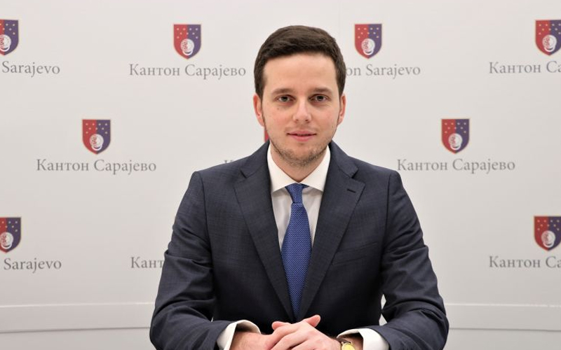 Pala Vlada KS: Skupština KS prihvatila ostavku Nihada Uka Pala Vlada KS: Skupština KS prihvatila ostavku Nihada Uka