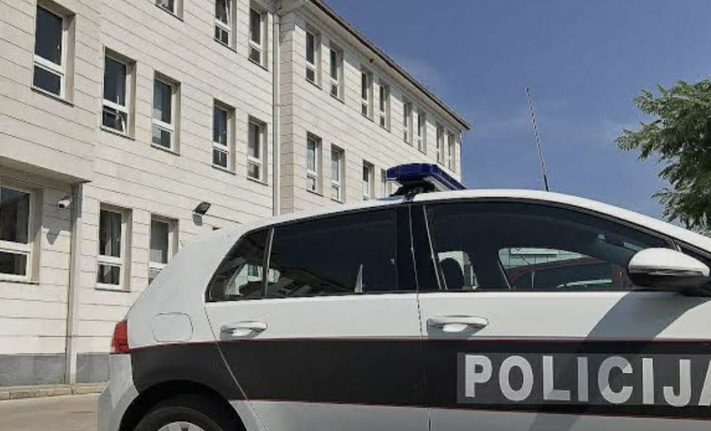 “Policijsko vozilo u noći koncerta Marka Perkovića Thompsona sudjelovalo u nesreći” – Crna hronika Široki Brijeg: “Policijsko vozilo u noći koncerta Marka Perkovića Thompsona sudjelovalo u nesreći”