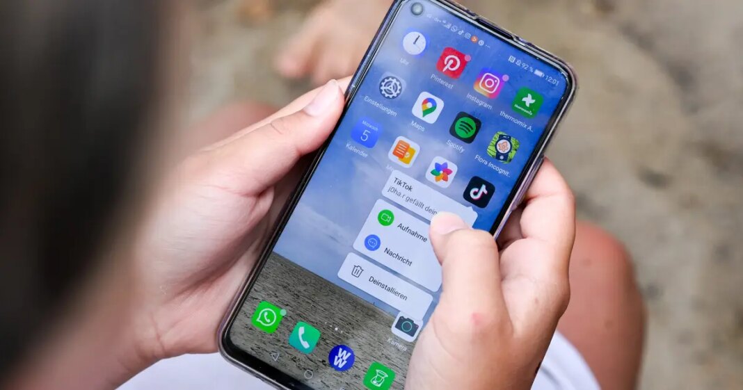 Poražavajuća statistika! Svaki treći učenik jednom na mjesec doživljava nasilje na internetu Poražavajuća statistika! Svaki treći učenik jednom na mjesec doživljava nasilje na internetu