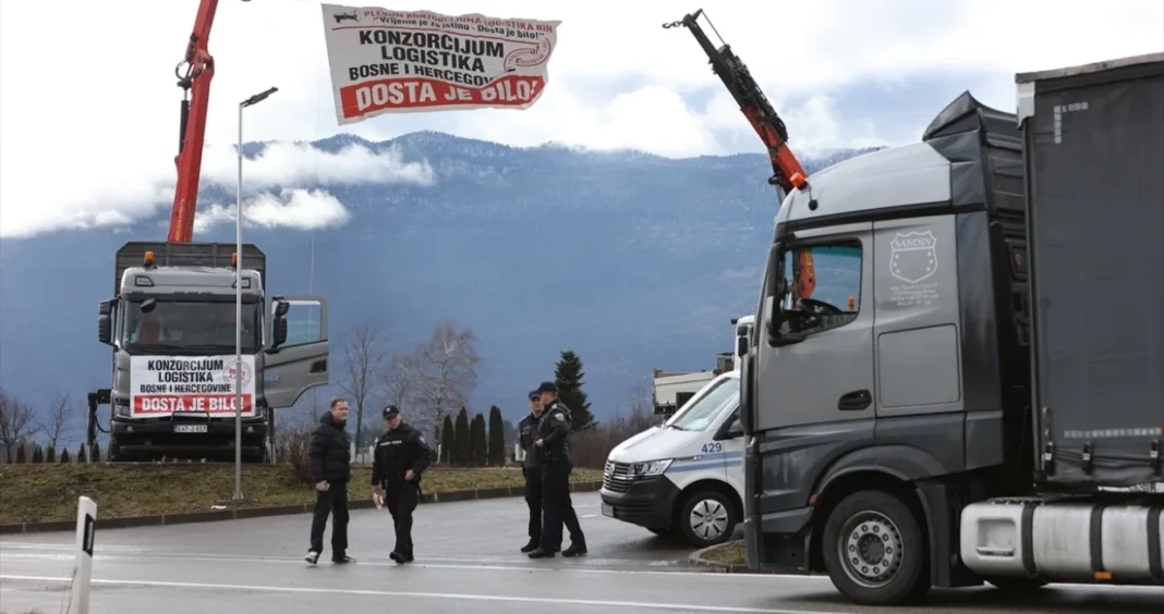 Prevoznici tvrde: Vozače iz BiH privode u Hrvatskoj i zabranjuju im ulazak u Šengen Prevoznici tvrde: Vozače iz BiH privode u Hrvatskoj i zabranjuju im ulazak u Šengen
