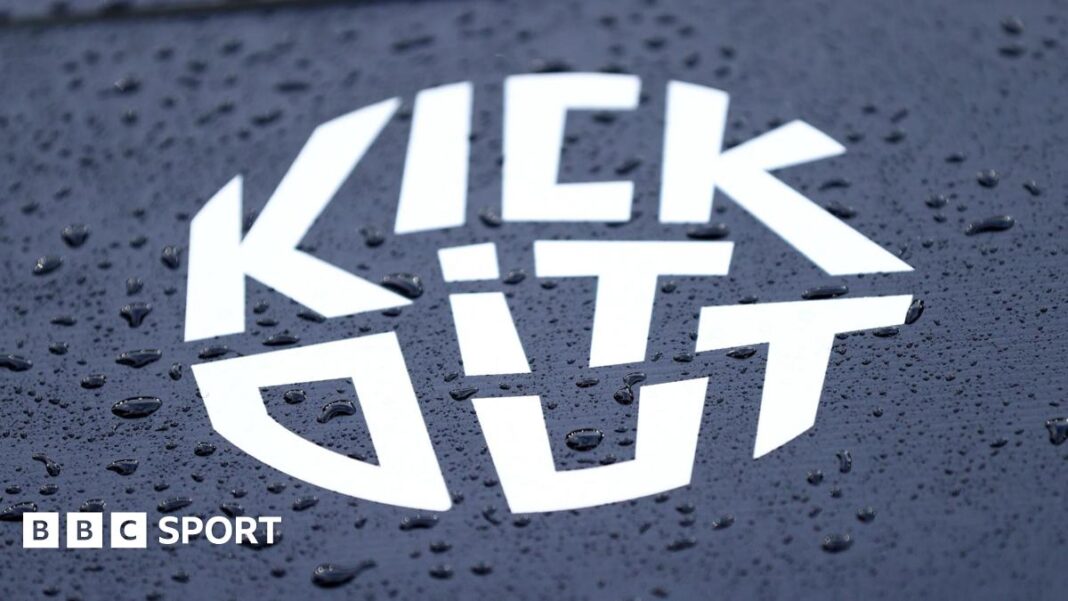 Prijedlozi fudbalskih regulatora stavljaju različitost na klupu za rezervne igrače, kaže Kick It Out A graphic of Premier League players from every team in the division in 2025-26 season, with the Premier League trophy in front of them.