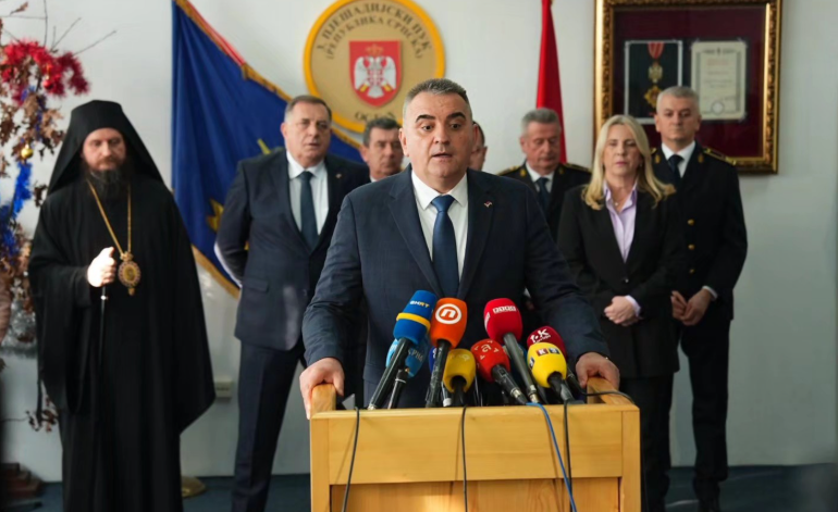 Proglasio se nenadležnim: Ustavni sud BiH odbacio zahtjev za ocjenu ustavnosti prethodne Vlade RS-a – Istraga .ba Proglasio se nenadležnim: Ustavni sud BiH odbacio zahtjev za ocjenu ustavnosti prethodne Vlade RS-a - Istraga .ba